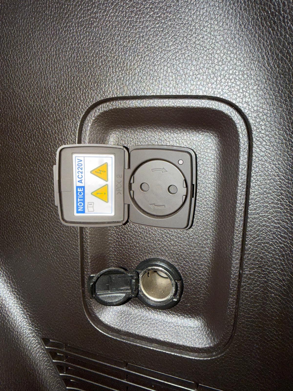 HYUNDAI SANTA FE 2.2 CRDI TECNO 200CV 4X4 7PLAZAS - Imagen 9