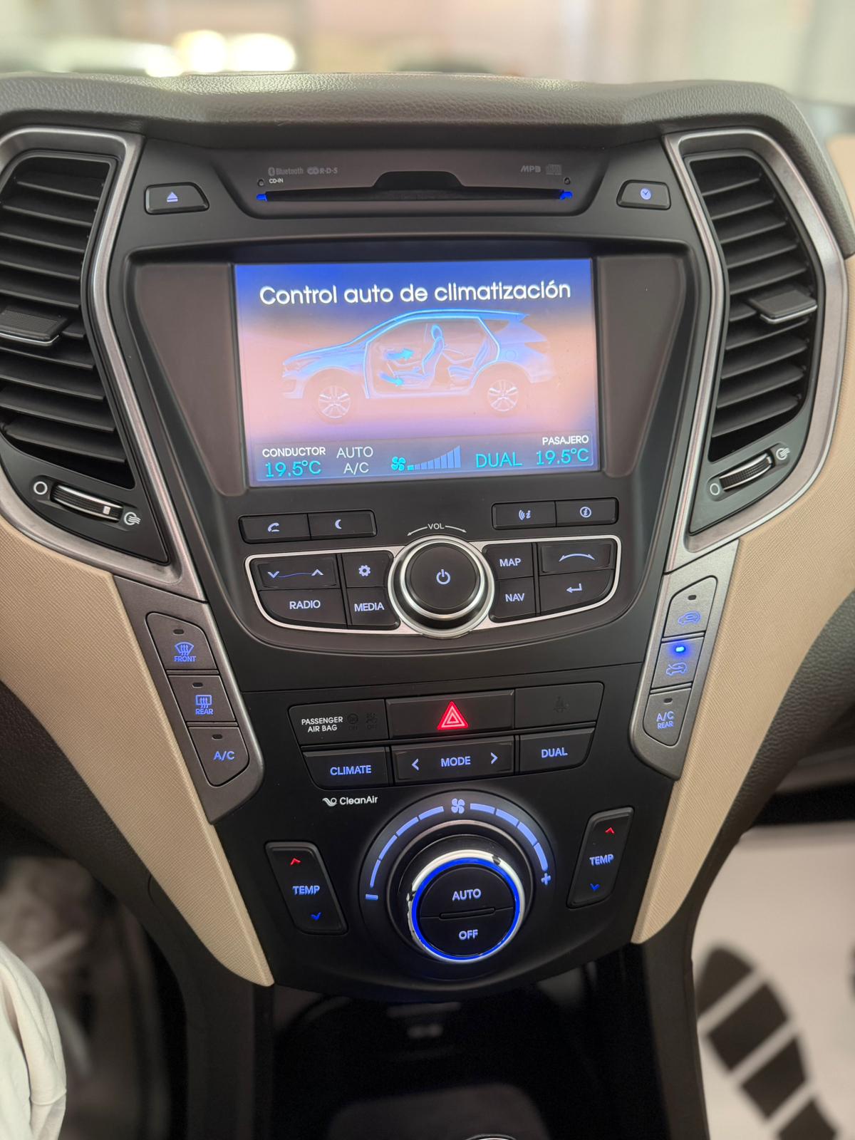 HYUNDAI SANTA FE 2.2 CRDI TECNO 200CV 4X4 7PLAZAS - Imagen 14